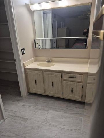 737 N High Point Bend S B, Delray Beach, FL 33445