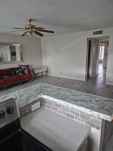 737 N High Point Bend S B, Delray Beach, FL 33445