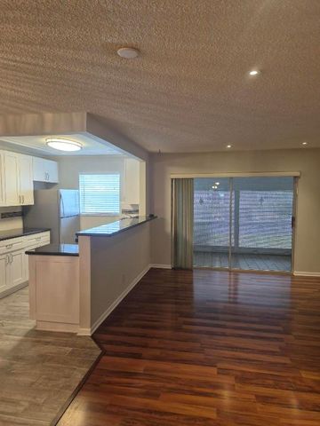 737 N High Point Bend S B, Delray Beach, FL 33445