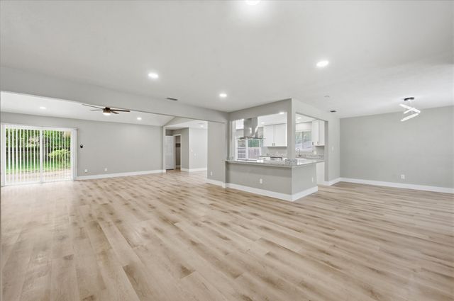 1200 Woodridge Circle, Euless, TX 76040