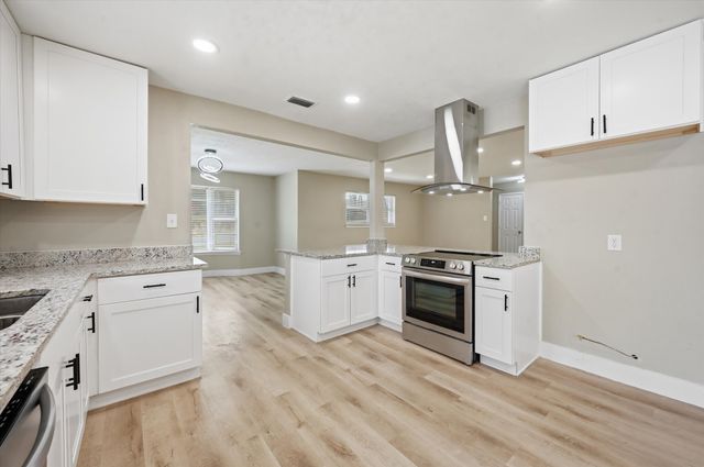 1200 Woodridge Circle, Euless, TX 76040