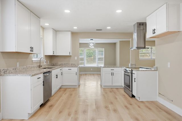 1200 Woodridge Circle, Euless, TX 76040