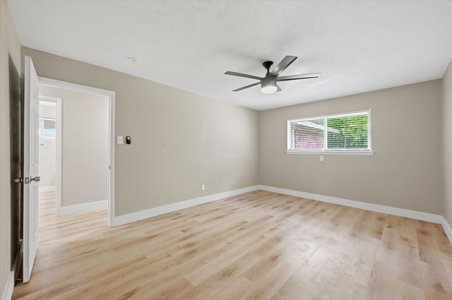 1200 Woodridge Circle, Euless, TX 76040