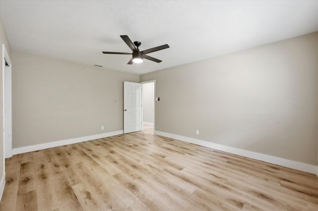 1200 Woodridge Circle, Euless, TX 76040