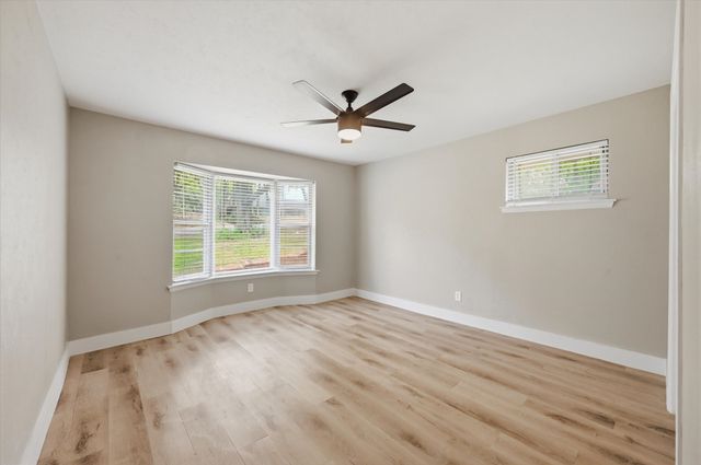 1200 Woodridge Circle, Euless, TX 76040