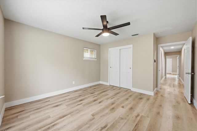 1200 Woodridge Circle, Euless, TX 76040