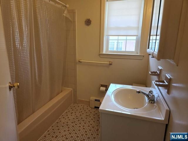 565 GROVE Street A-5, Clifton, NJ 07013