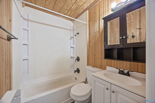 1710 Buena Vista Circle SE, Decatur, AL 35601