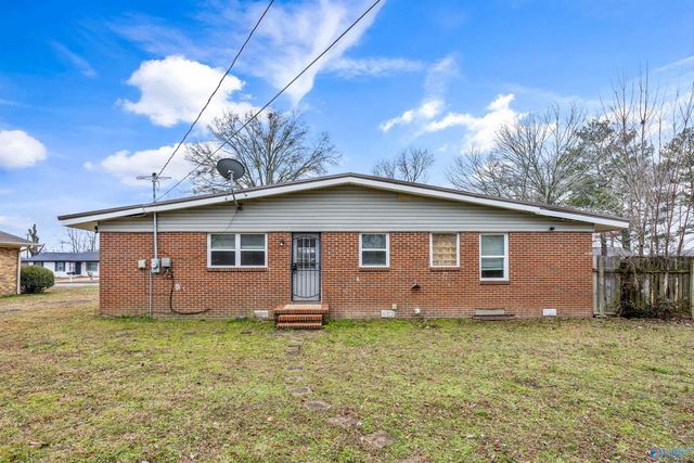 1710 Buena Vista Circle SE, Decatur, AL 35601