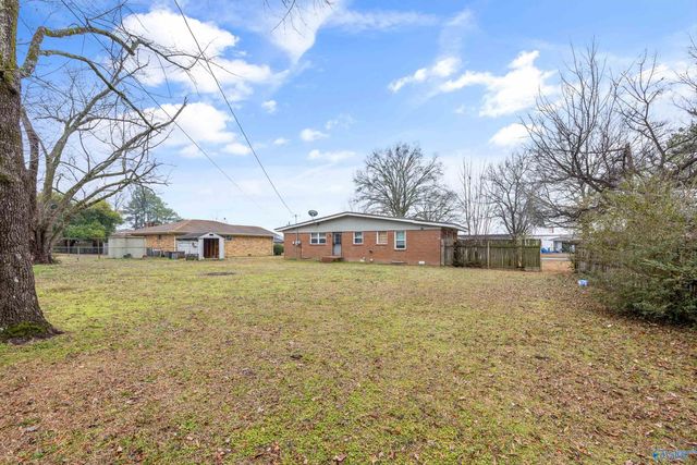 1710 Buena Vista Circle SE, Decatur, AL 35601