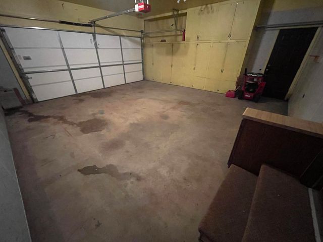 9618 Boulevard Drive, Highland, IN 46322