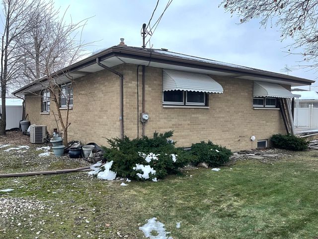 9618 Boulevard Drive, Highland, IN 46322