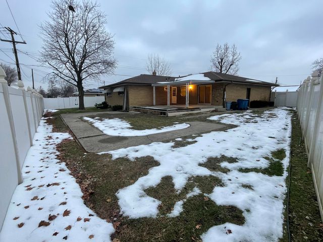 9618 Boulevard Drive, Highland, IN 46322