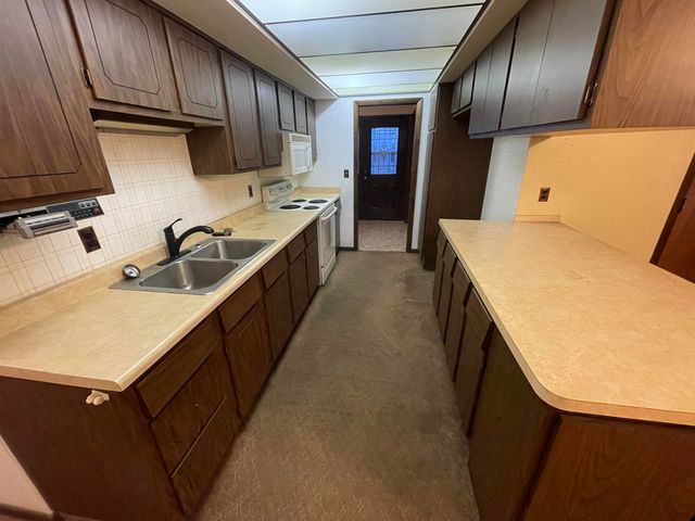 9618 Boulevard Drive, Highland, IN 46322