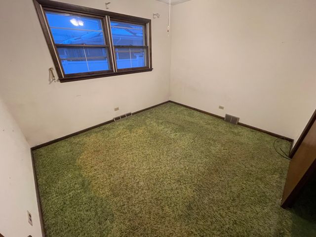 9618 Boulevard Drive, Highland, IN 46322