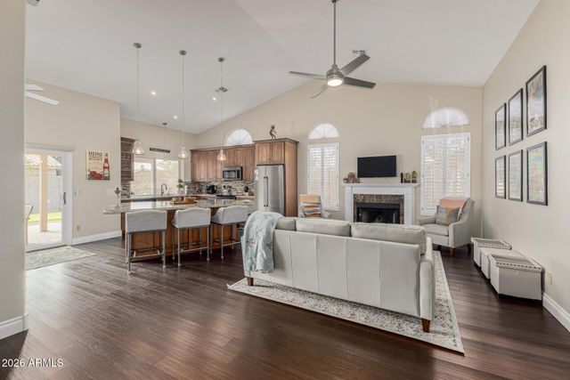 103 E MOUNTAIN SKY Avenue, Phoenix, AZ 85048