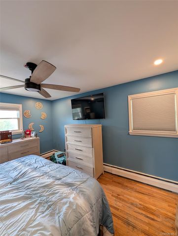 35 E Jackson Avenue E, Babylon, NY 11702