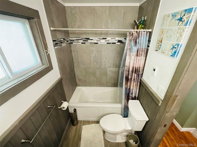 35 E Jackson Avenue E, Babylon, NY 11702