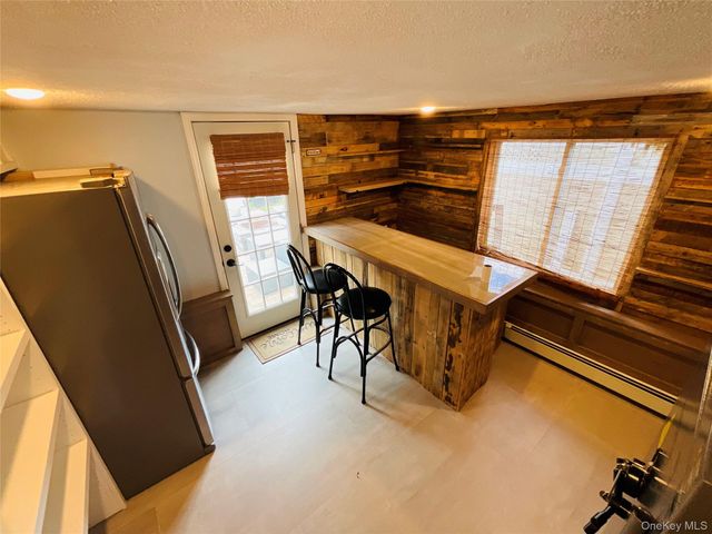 35 E Jackson Avenue E, Babylon, NY 11702