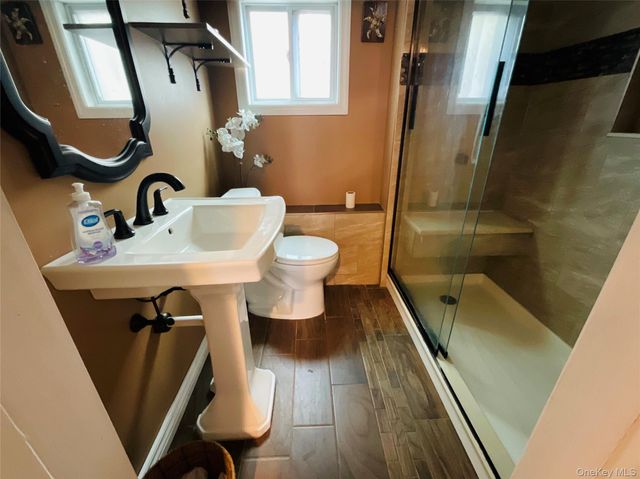 35 E Jackson Avenue E, Babylon, NY 11702