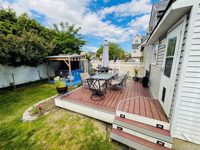 35 E Jackson Avenue E, Babylon, NY 11702