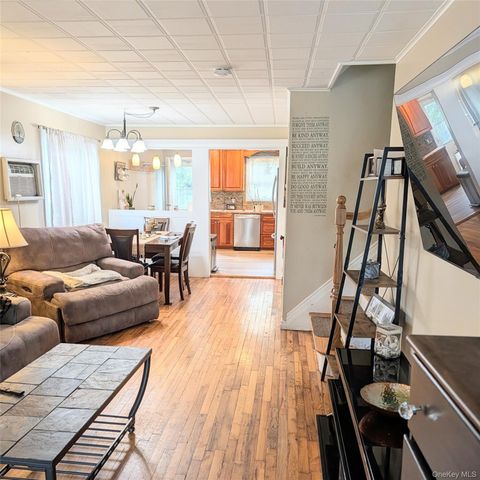 35 E Jackson Avenue E, Babylon, NY 11702