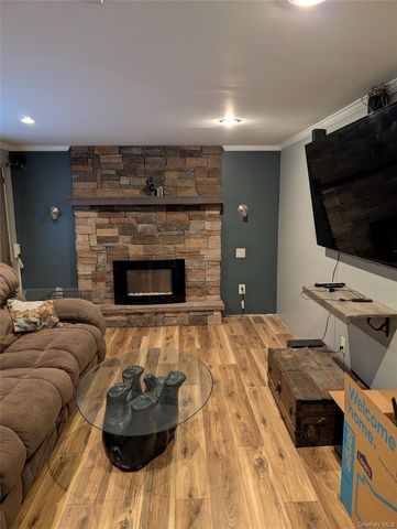 35 E Jackson Avenue E, Babylon, NY 11702