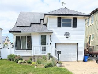 35 E Jackson Avenue E, Babylon, NY 11702