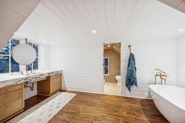 6389 Miller Road, New Ulm, TX 78950