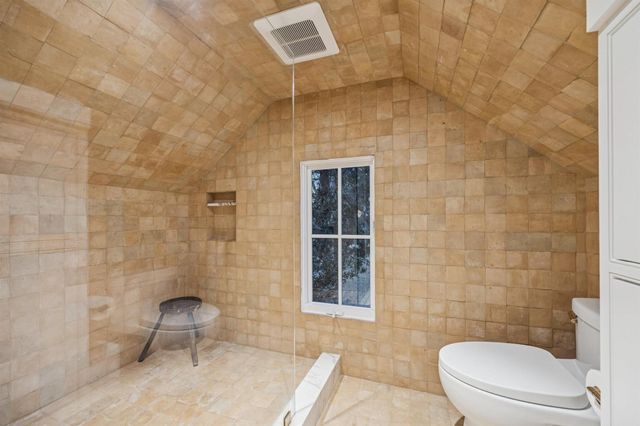 6389 Miller Road, New Ulm, TX 78950