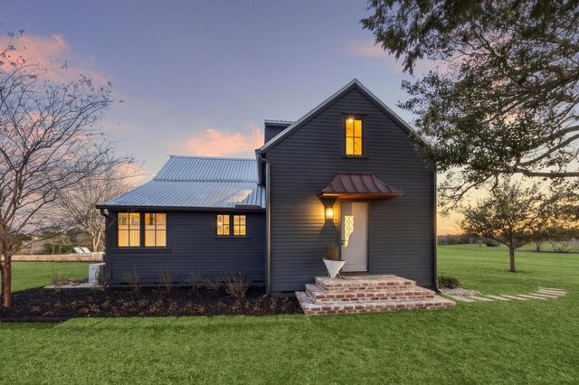 6389 Miller Road, New Ulm, TX 78950