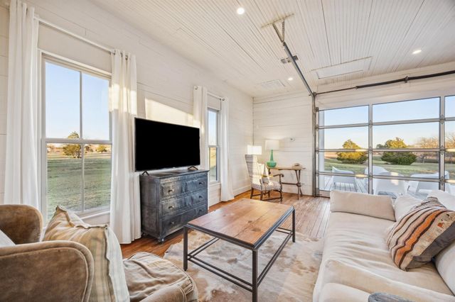 6389 Miller Road, New Ulm, TX 78950