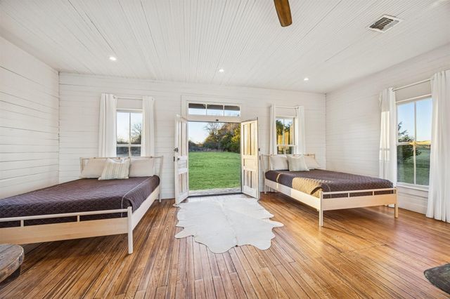 6389 Miller Road, New Ulm, TX 78950