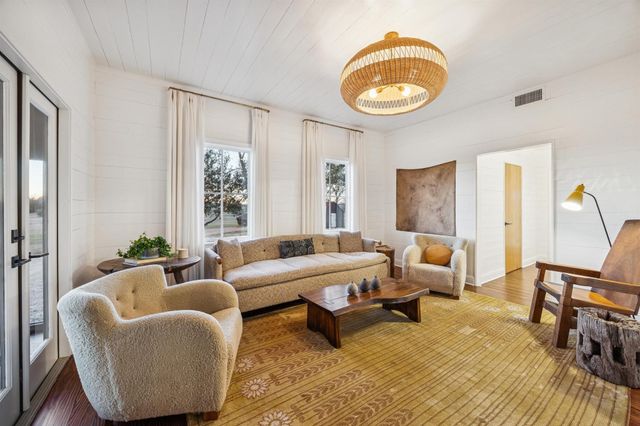 6389 Miller Road, New Ulm, TX 78950