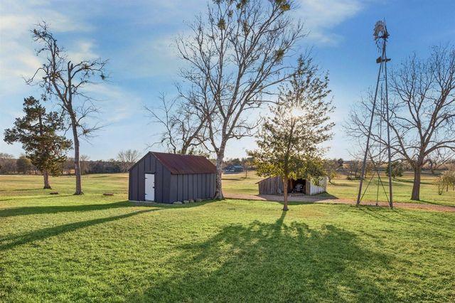 6389 Miller Road, New Ulm, TX 78950