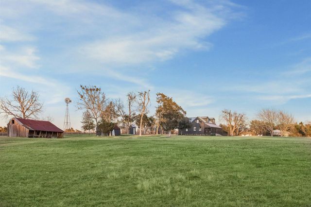 6389 Miller Road, New Ulm, TX 78950