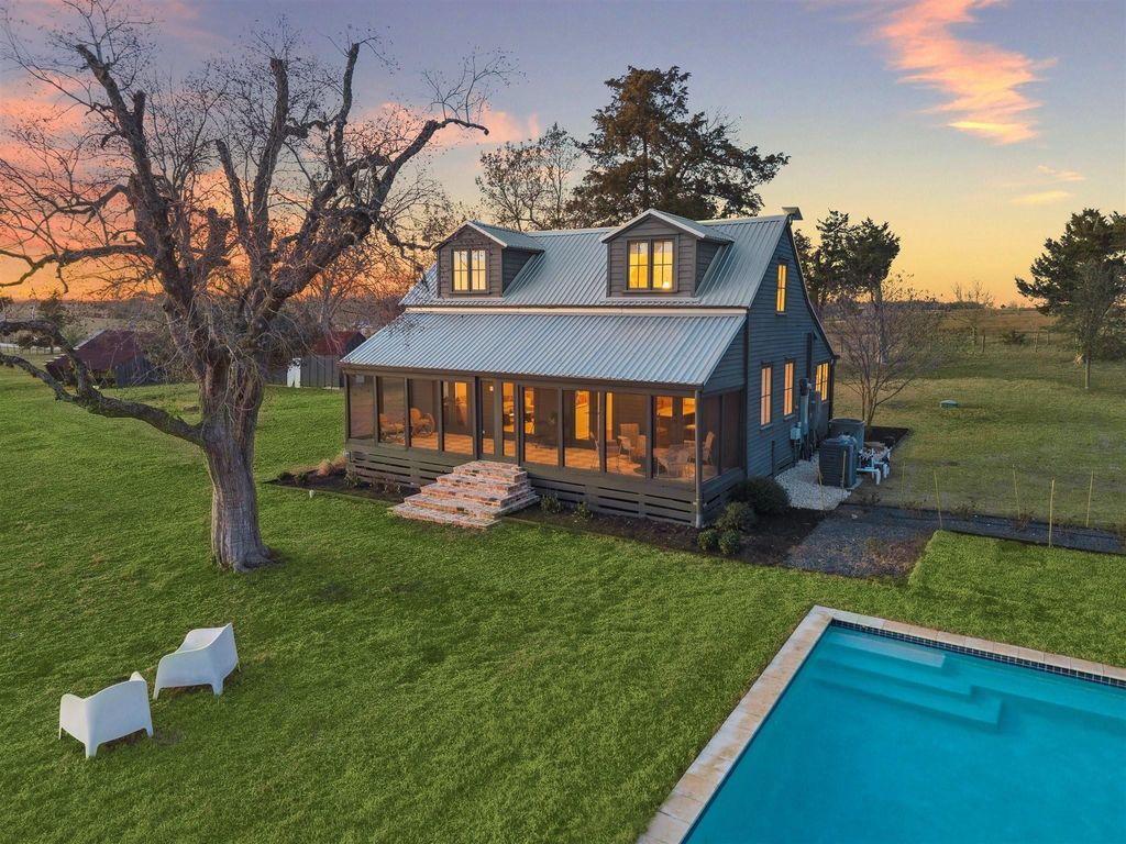 6389 Miller Road, New Ulm, TX 78950