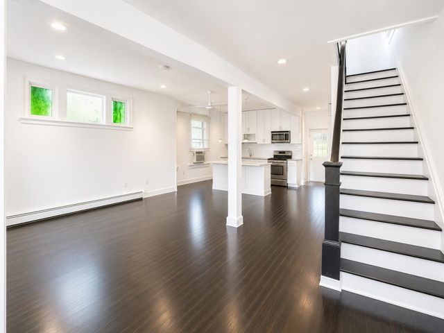 528 UNDERCLIFF AVE, Edgewater, NJ 07020