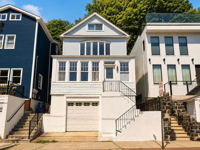 528 UNDERCLIFF AVE, Edgewater, NJ 07020