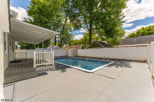 1106 Stone St, Rahway City, NJ 07065