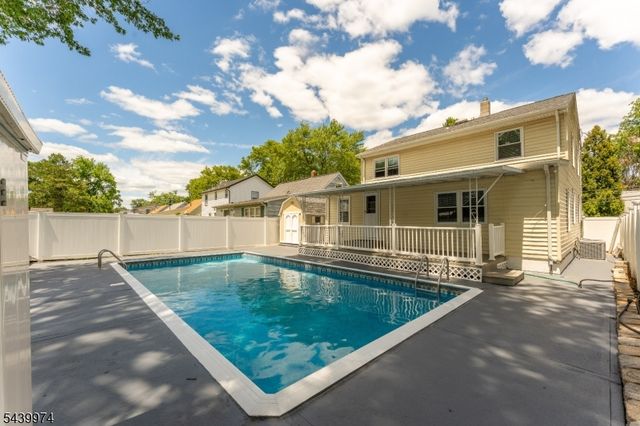 1106 Stone St, Rahway City, NJ 07065