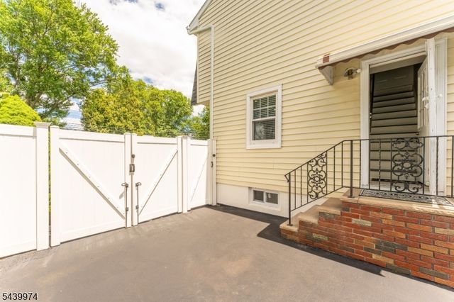1106 Stone St, Rahway City, NJ 07065