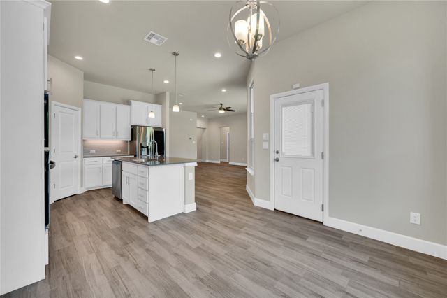 802 Grove Park Lane, Midlothian, TX 76065