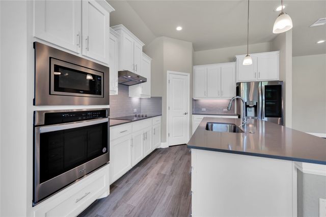 802 Grove Park Lane, Midlothian, TX 76065