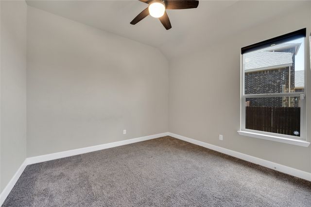 802 Grove Park Lane, Midlothian, TX 76065
