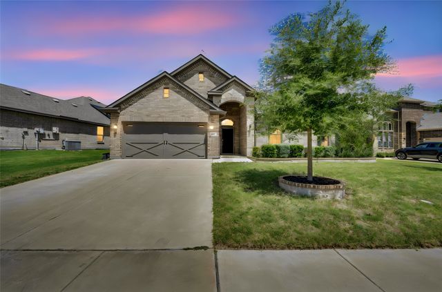 802 Grove Park Lane, Midlothian, TX 76065
