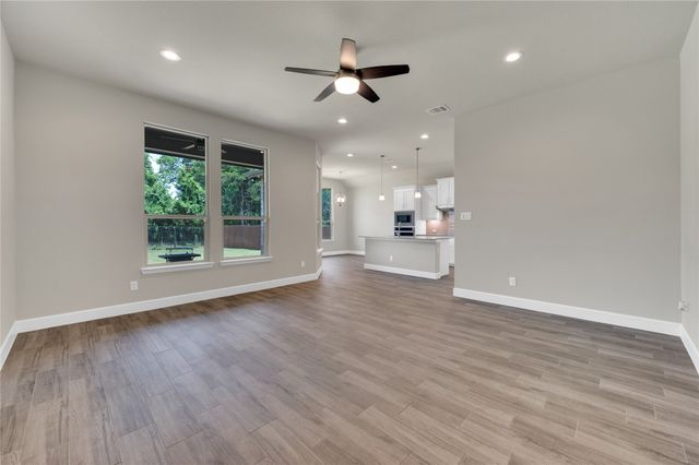 802 Grove Park Lane, Midlothian, TX 76065