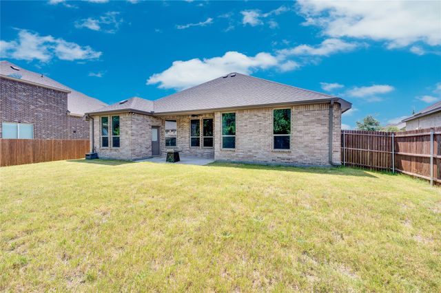 802 Grove Park Lane, Midlothian, TX 76065