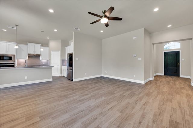 802 Grove Park Lane, Midlothian, TX 76065