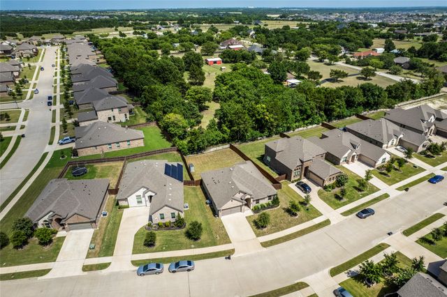802 Grove Park Lane, Midlothian, TX 76065
